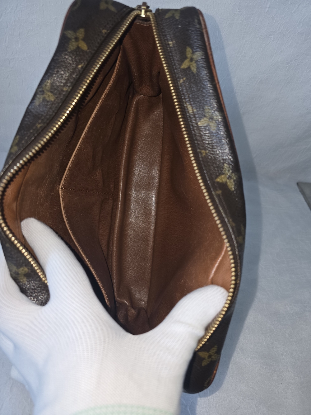 Louis Vuitton Monogram Canvas Unisex Pouch/Clutch - Picture 7 of 13